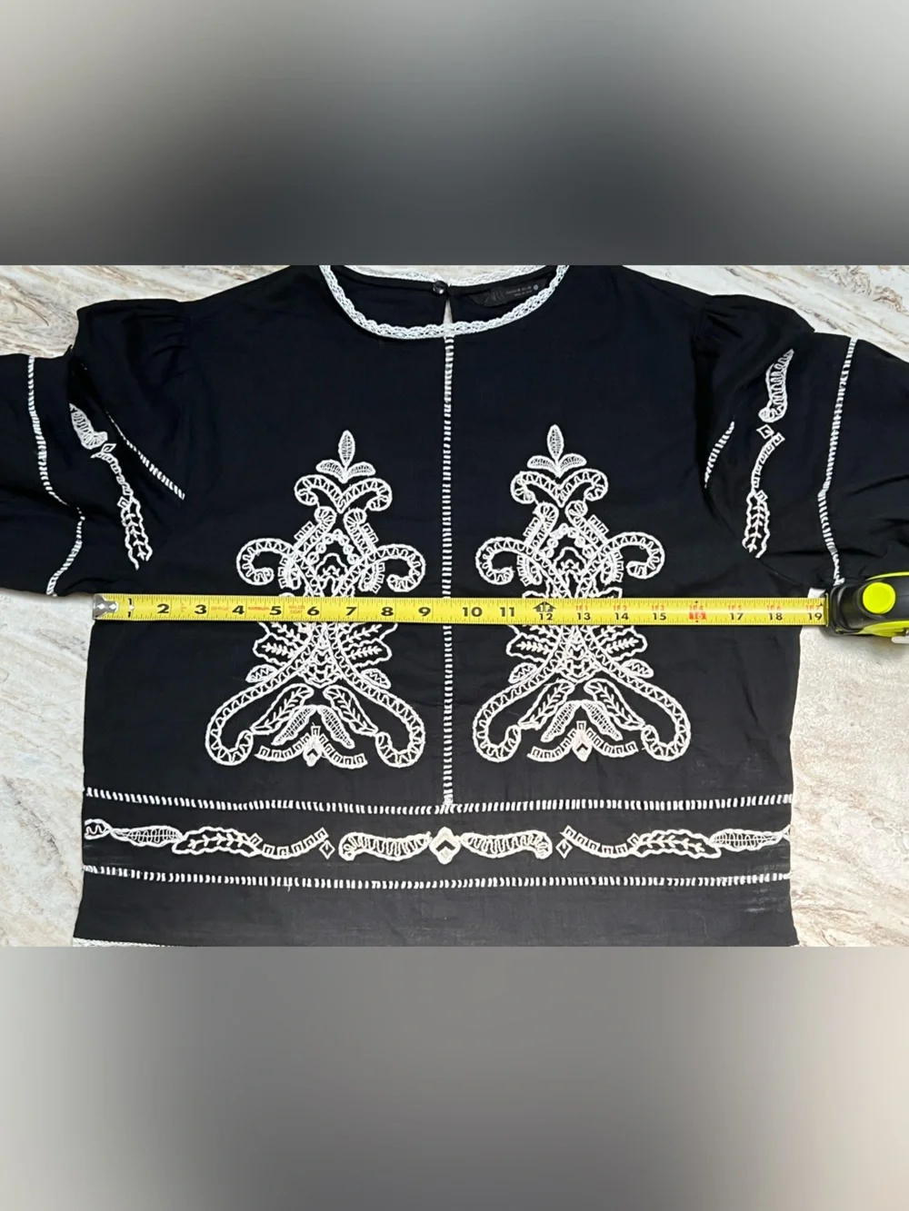 NEW - NEVER WORN Zara Black Top White Embroidered Size M, Slightly Cropped.